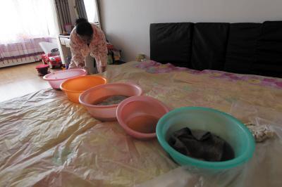芮城楼上漏水，住户失联，小区没物管，业主维权难！律师来支招……